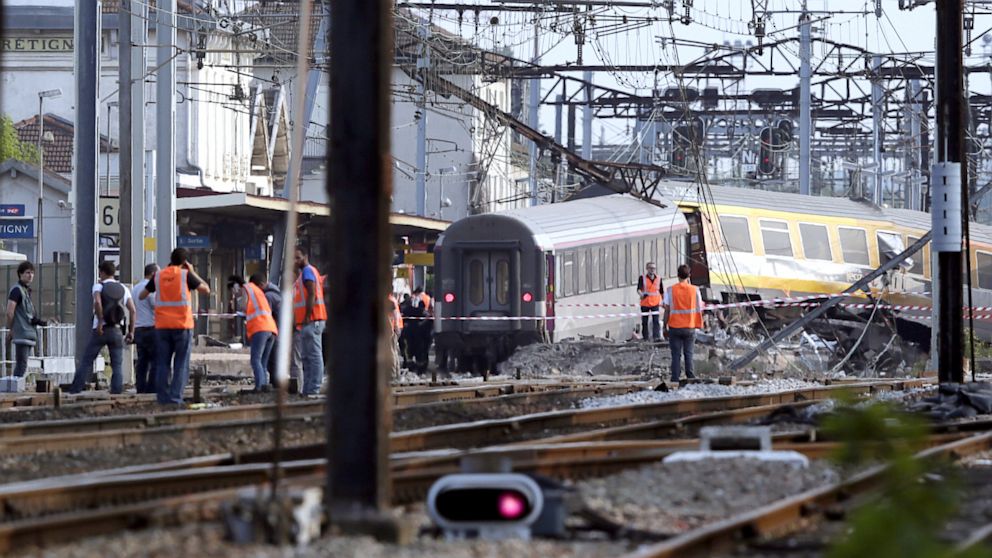 Train Crash from Paris, Made 6 Victims and 30 Injured